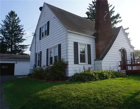 802 W 5th St, Neillsville, WI 54456