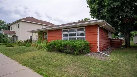 926 Front St, Chippewa Falls, WI 54729
