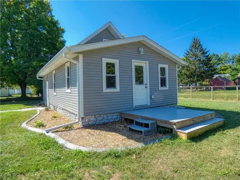 900 W Poplar Ave, Cameron, WI 54822