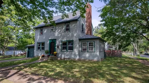 1021 9th Ave E, Menomonie, WI 54751