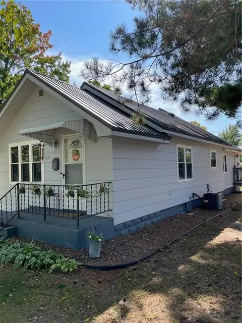 821 Oak St, Spooner, WI 54801