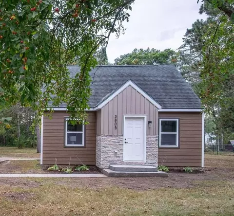 3805 N Shore Dr, Eau Claire, WI 54703