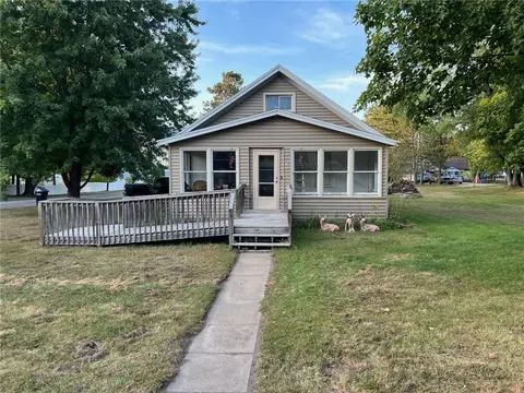 146 W Winter Ave, Elmwood, WI 54740