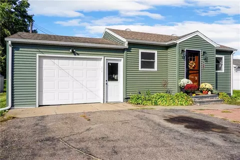 720 W Vine St, Mondovi, WI 54755