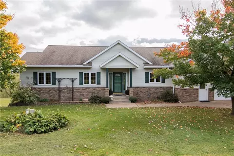 11001 E Mallard Rd, Fall Creek, WI 54742