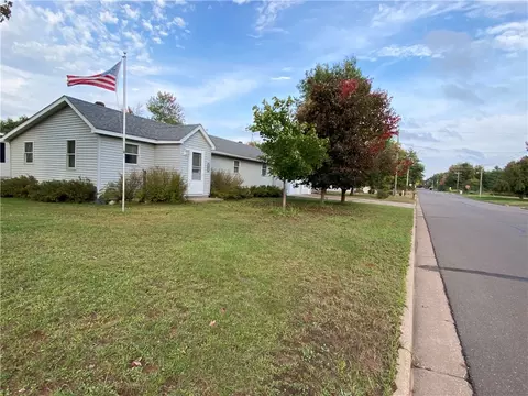 7686 S Shore Dr, Siren, WI 54872