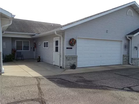 406 Lee St #B, Durand, WI 54736