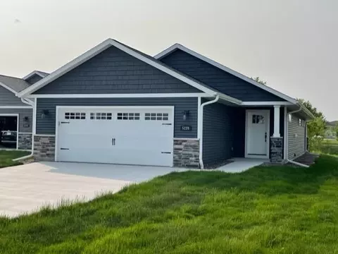 5226 Renee Ct, Eau Claire, WI 54703