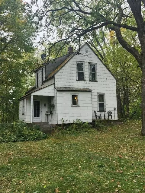 1503 Sunshine St, Saint Croix Falls, WI 54024