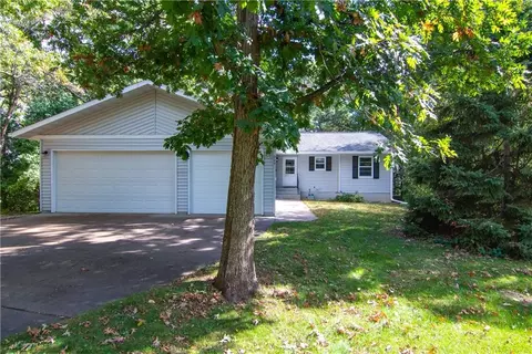 325 Paris Pl, Eau Claire, WI 54703
