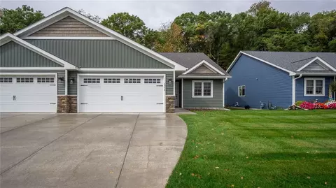 4958 Field Crest Ln, Eau Claire, WI 54701