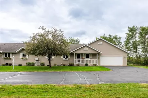 1101 Weather Ridge Rd #14, Chippewa Falls, WI 54729