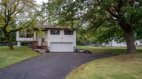 4977 S Lowes Creek Rd, Eau Claire, WI 54701