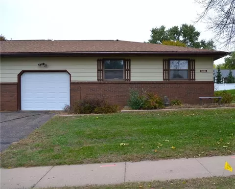 1624 Devney Dr, Altoona, WI 54720