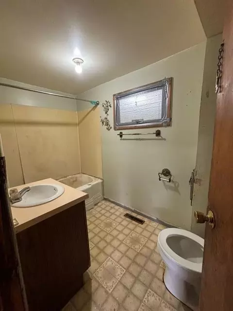 Bath - 112 N 3rd St, Cornell, WI 54732 photo 1 of 3