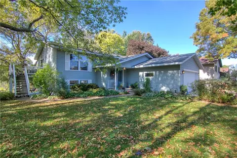 2828 Neptune Ct, Eau Claire, WI 54703