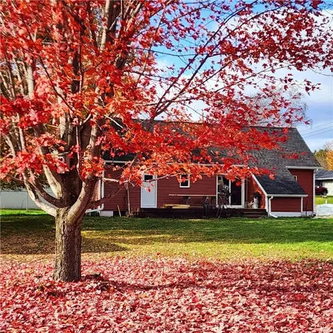 316 E Hepburn St, Prairie Farm, WI 54762