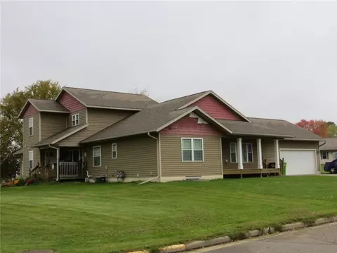 400 W Lawrence St #1 & 2, Thorp, WI 54771