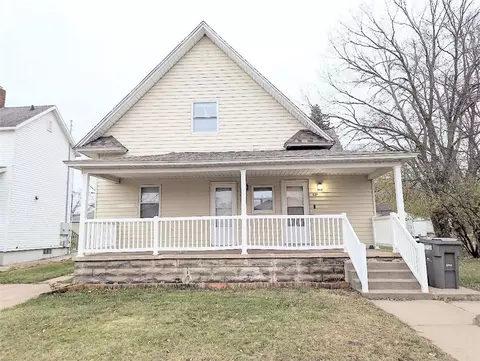 621 Centre St #1 & 2, Eau Claire, WI 54703