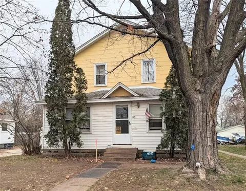 621 Davis Ave #1 & 2, Eau Claire, WI 54703