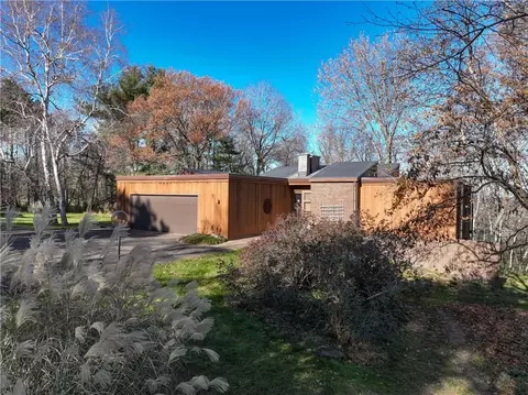 1356 Priory Rd, Eau Claire, WI 54701