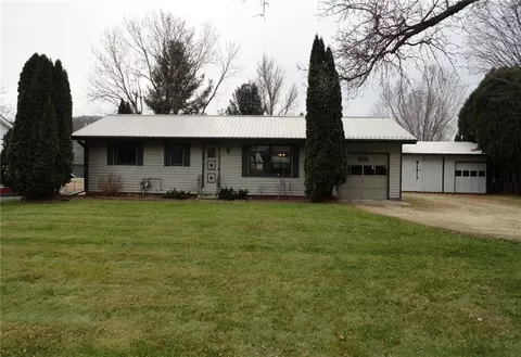 1027 W Winter Ave, Elmwood, WI 54740