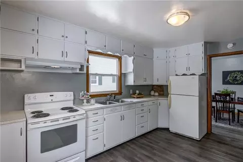 420 E School St, Thorp, WI 54771 photo 8