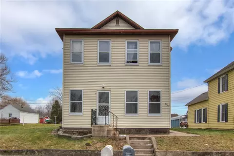313 E Canal St #313 1/2, Chippewa Falls, WI 54729