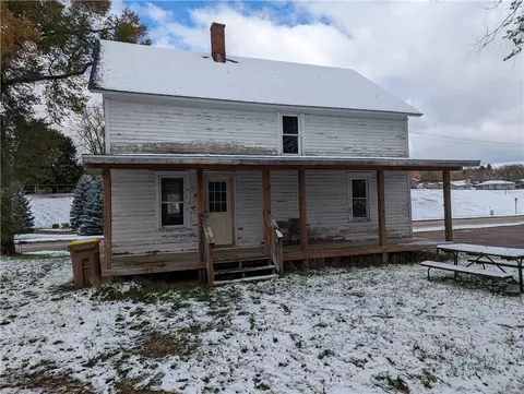 693 E Main St, Mondovi, WI 54755