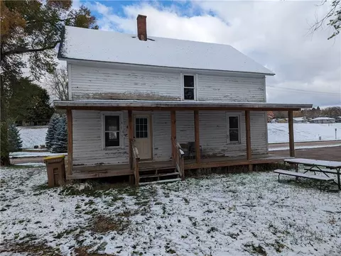 693 E Main St, Mondovi, WI 54755
