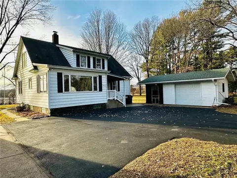 1914 Welsh Dr, Eau Claire, WI 54703