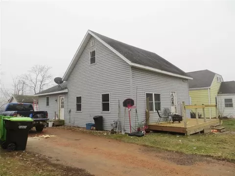 305 W Main St, Thorp, WI 54771