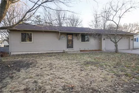 809 Kimberly Dr, Eau Claire, WI 54703