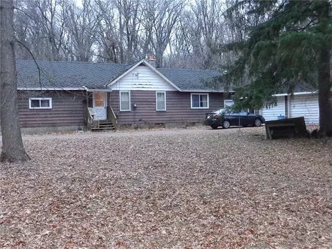3828 N Shore Dr, Eau Claire, WI 54703