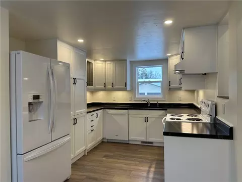 309 High St, Spooner, WI 54801 photo 5