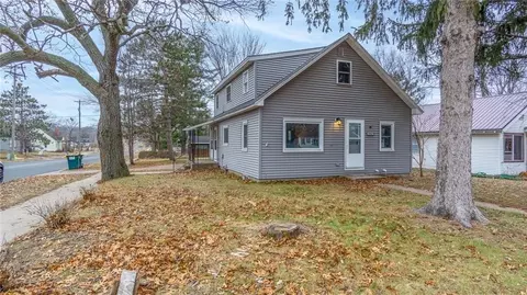 2904 8th St #1-2, Eau Claire, WI 54703