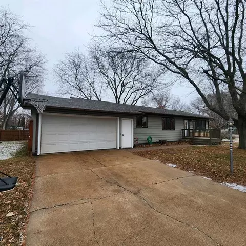 1320 Virginia Ln, Eau Claire, WI 54703