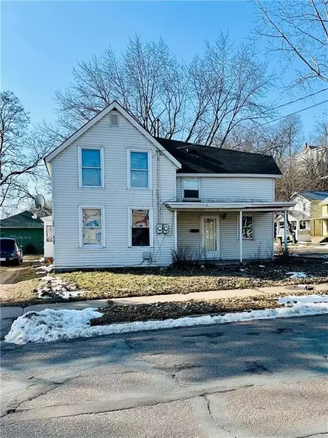 2224 Pine St #22/24, Chippewa Falls, WI 54729