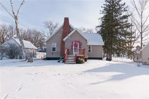 109 S 5th St, Cameron, WI 54822