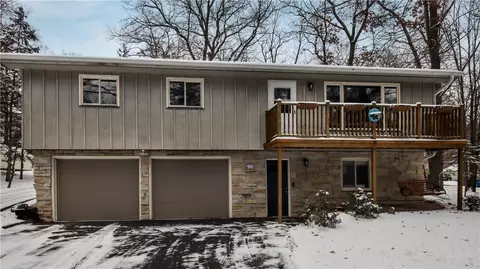 906 3rd St, Spooner, WI 54801