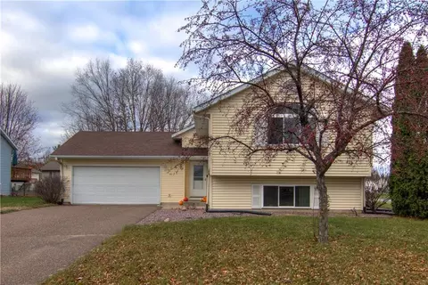 2902 W Hoyem Ln, Eau Claire, WI 54703