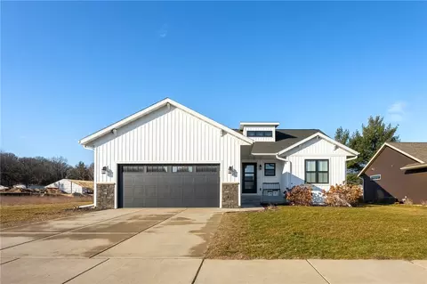 770 Kayson Pl, Altoona, WI 54720