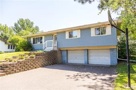 1330 Meadowlark Ln, New Richmond, WI 54017