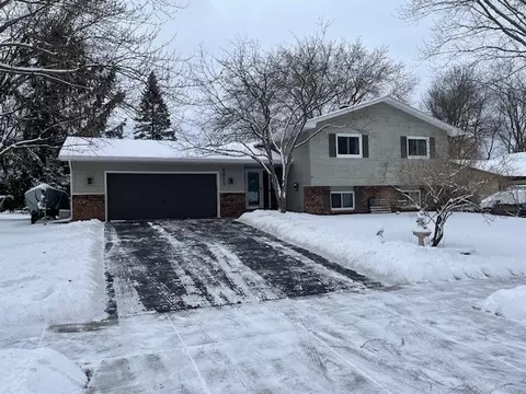 3311 Eddy Ln, Eau Claire, WI 54703
