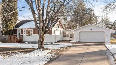 953 Sylvan St, Cumberland, WI 54829