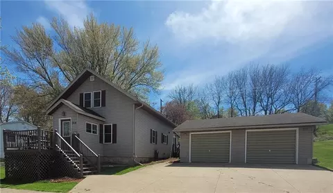 314 E 6th St, Neillsville, WI 54456