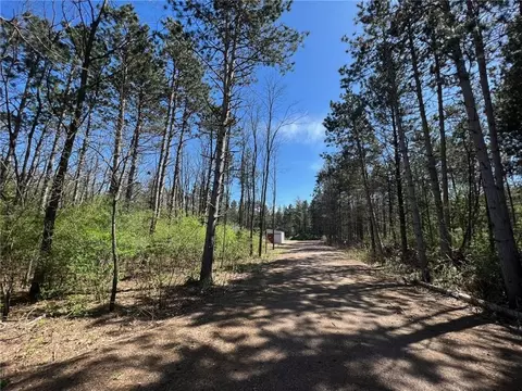 7421 9 Mile Creek Rd, Eau Claire, WI 54701