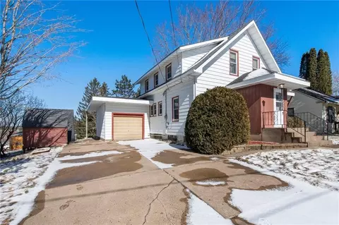 1310 Webb St, Cumberland, WI 54829