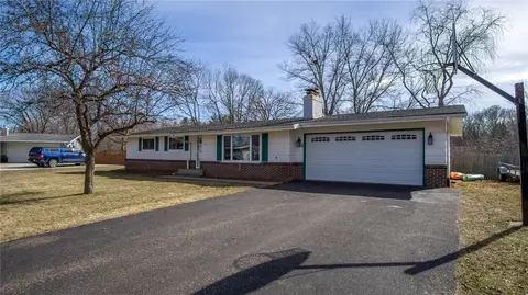 614 Crestview Ct, Menomonie, WI 54751