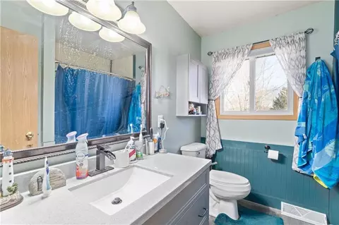 Bath - 26294 W Stebins St, Eleva, WI 54738 photo 1 of 2